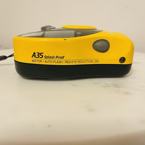 Vivitar A35 Splash Proof Point and Shoot 35mm Film Camera - Picture 5 of 6